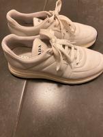 Original Prada Sneaker weiß Größe 7 (40/41) Frankfurt am Main - Innenstadt Vorschau