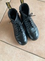 Dr Martens Mädchen Stiefeletten schwarz 36 TOP Zustand Nordrhein-Westfalen - Waldbröl Vorschau