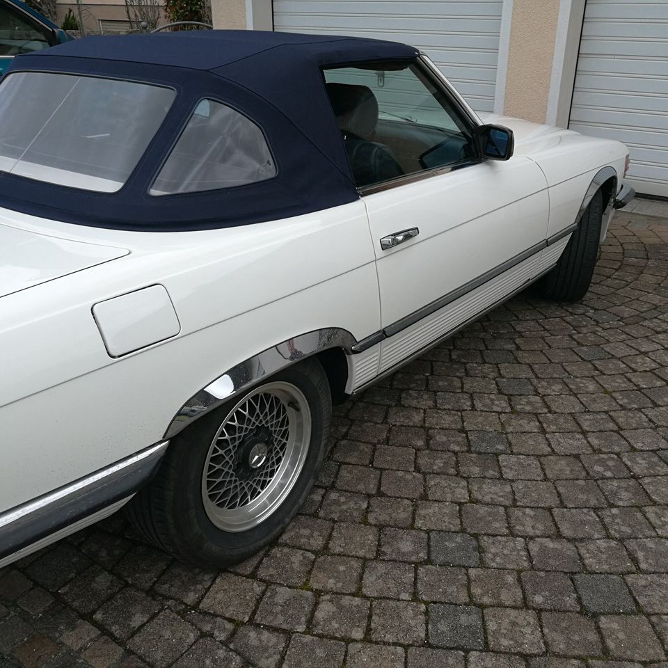 Mercedes 280 SL Cabrio/Roadster in Sexau