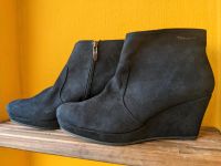 Tamaris Ankle Boots/Stiefeletten Keilabsatz schwarz Wildleder Friedrichshain-Kreuzberg - Friedrichshain Vorschau