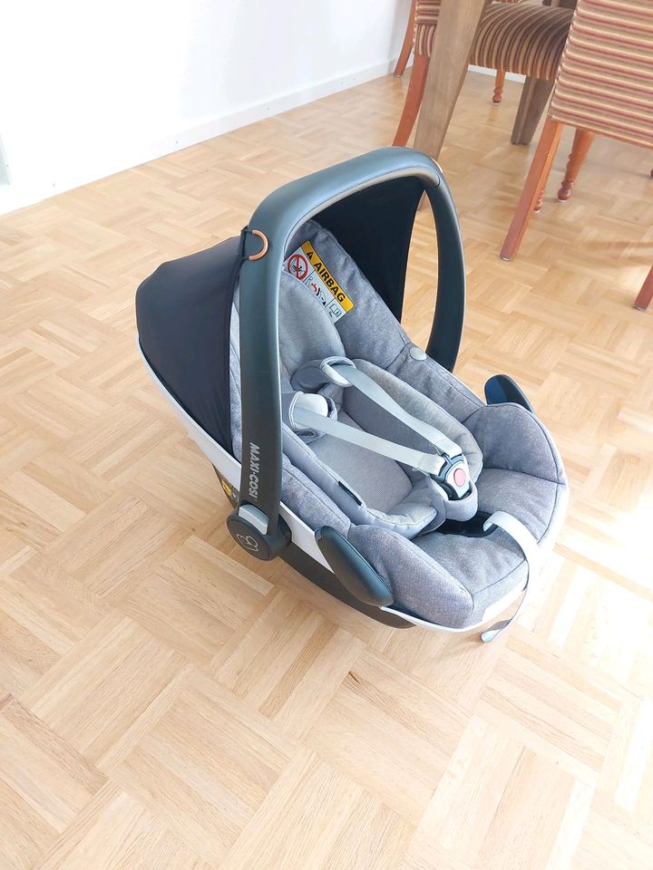 Babyschale Maxi Cosi Pebble i-Size in Stuttgart