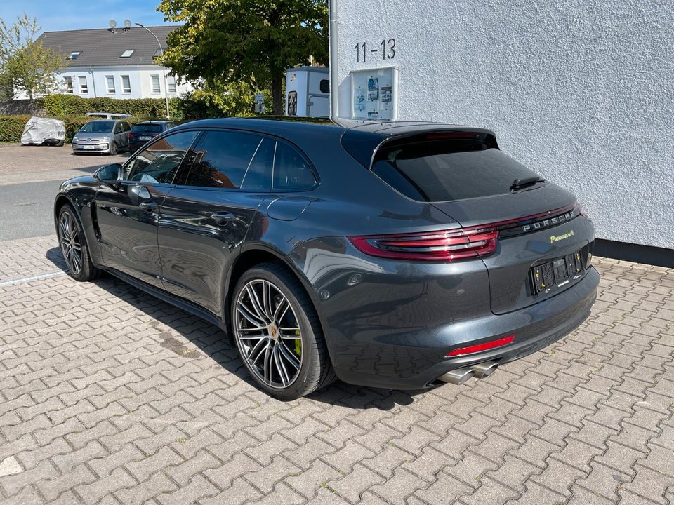 Porsche Panamera E-Hybrid Sport Turismo 2.9 V6 - Scheckheft ! in Rosbach (v d Höhe)