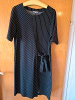 Business Kleid in schwarz mit weißen Streifen, Größe L Kr. Altötting - Pleiskirchen Vorschau