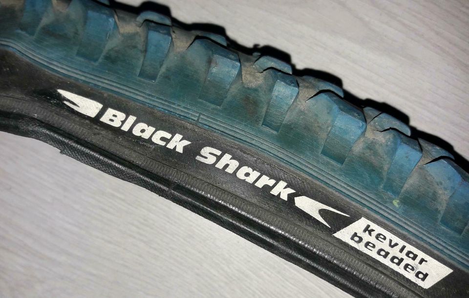 Schwalbe Black Shark 26x2.1 blau faltbar blue Kevlar Retro MTB in Hessen -  Brombachtal | Fahrrad Zubehör gebraucht kaufen | eBay Kleinanzeigen ist  jetzt Kleinanzeigen