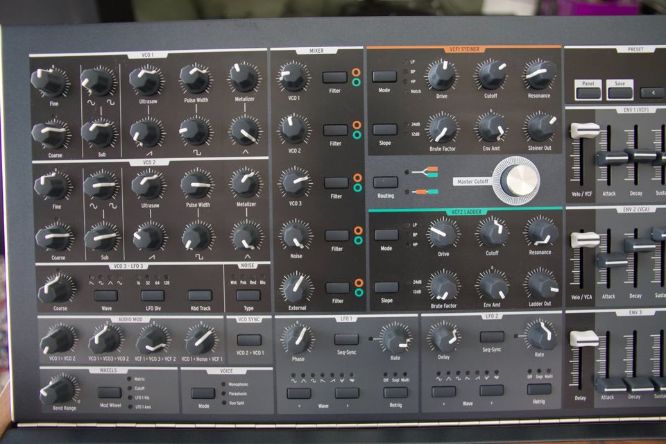 Arturia MatrixBrute 49-Key Synthesizer in München