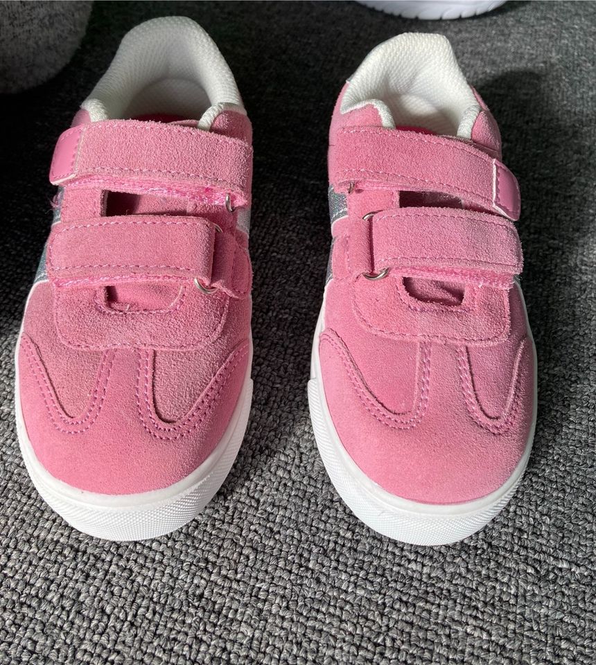 Mädchen Sneaker Größe 27, neu in Röderaue