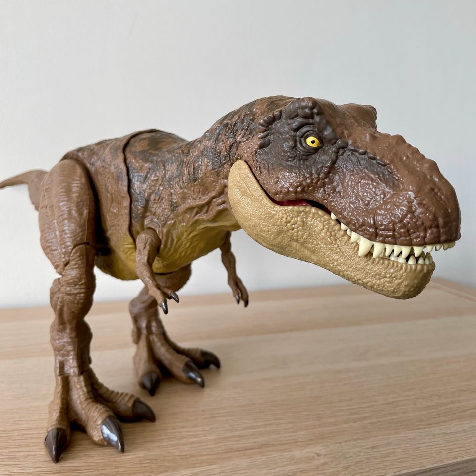 Jurassic World Camp Cretaceous T-Rex Mattel in Hamburg