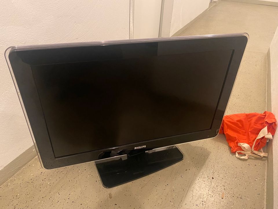 Philips 32PFL5403D/12 LCD TV in Idstein