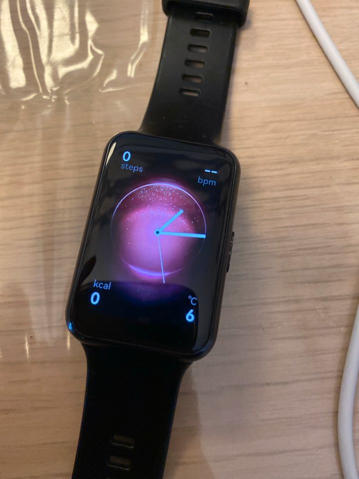 Huawei Watch fit smartwatch in Ilmtal
