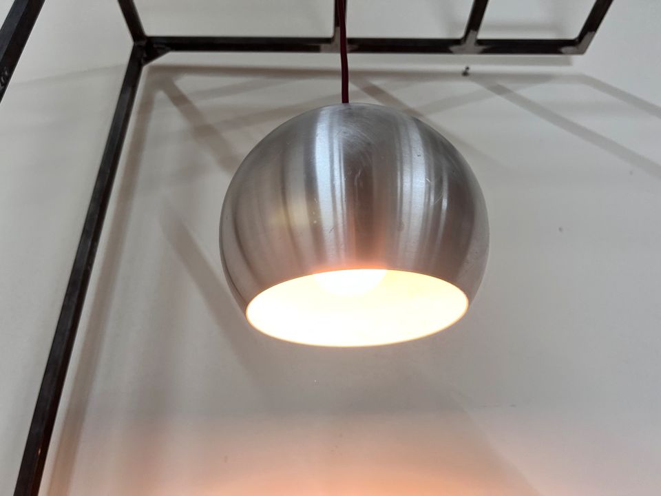Kugellampe silber Aluminium Dänisches Design 70er Jahre Hängelampe Deckenlampe Pendel in Berlin