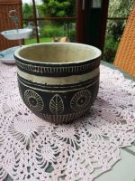 Blumentopf Keramik graviert schwarz Durchmesser 17 cm Bayern - Egenhofen Vorschau