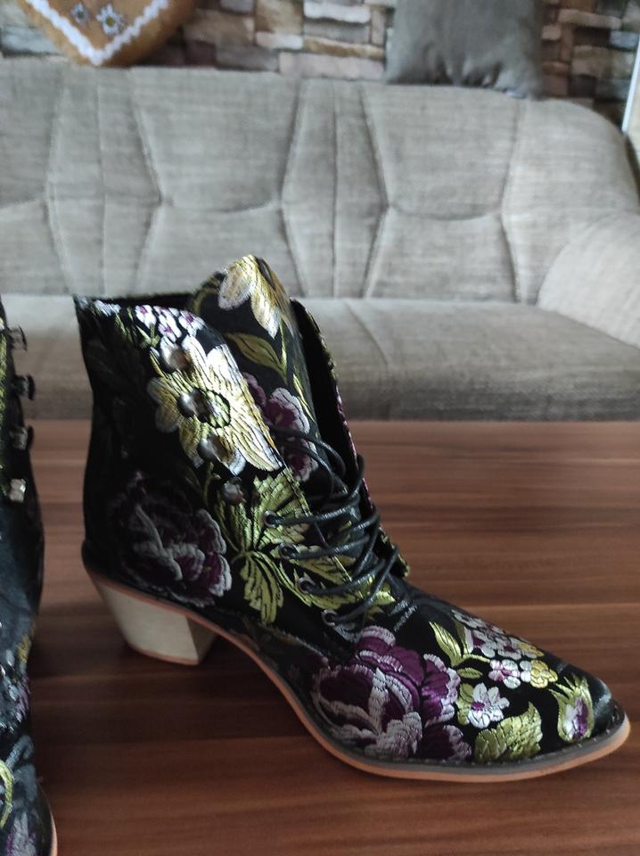 Damen Herbst-Frühling   Stiefeletten 39 Groß  Mehrfarbig. in Nürnberg (Mittelfr)