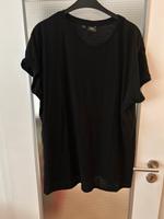 Luftiges Shirt Longshirt schwarz angeschnittene Ärmel Größe 52/54 Köln - Köln Merheim Vorschau