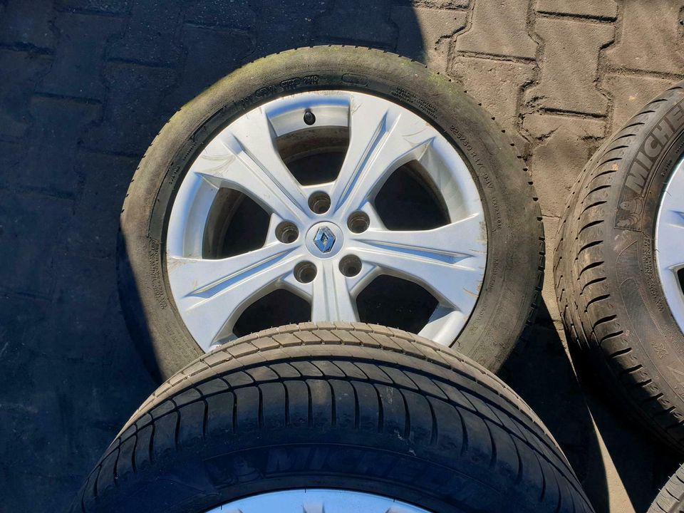 4× Renault Alufelgen auf Sommerreifen 225/50R17 in Bottrop