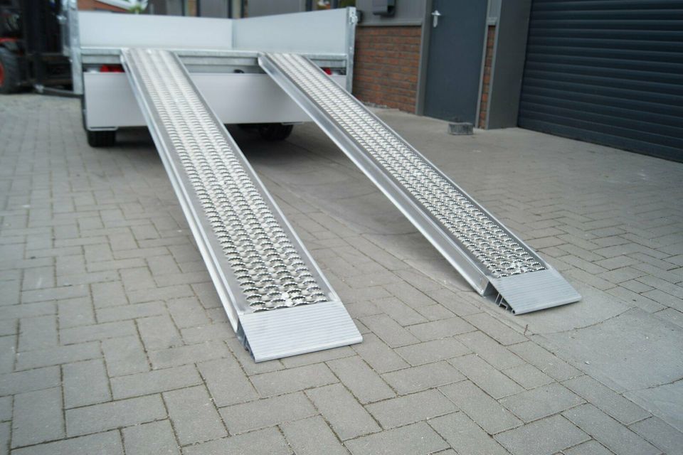 Anhänger Saris K3 184 X 356 E-Pumpe , 3500 kg, Rampen in Wankendorf