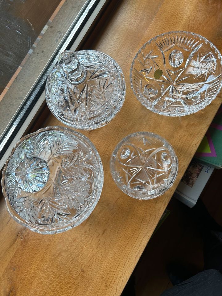 Kristall-Glas Schalen Serie in Platten