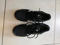 Adidas speed court Hallenturnschuhe Größe 42 2/3 schwarz Saarland - St. Wendel Vorschau