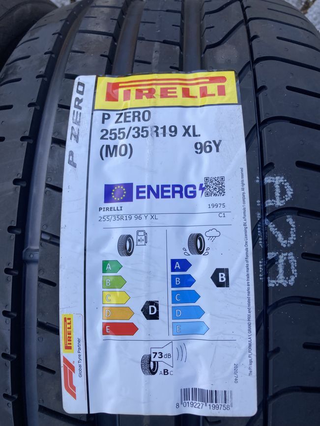 2x Pirelli P Zero (MO) XL 255/35R19 96Y Sommerreifen Autoreifen in Augsburg