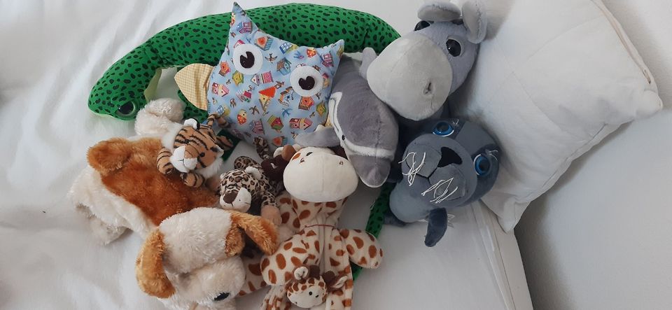 Stofftiere Paket 9 Stück klein groß mit Größengiraffe in Haiterbach