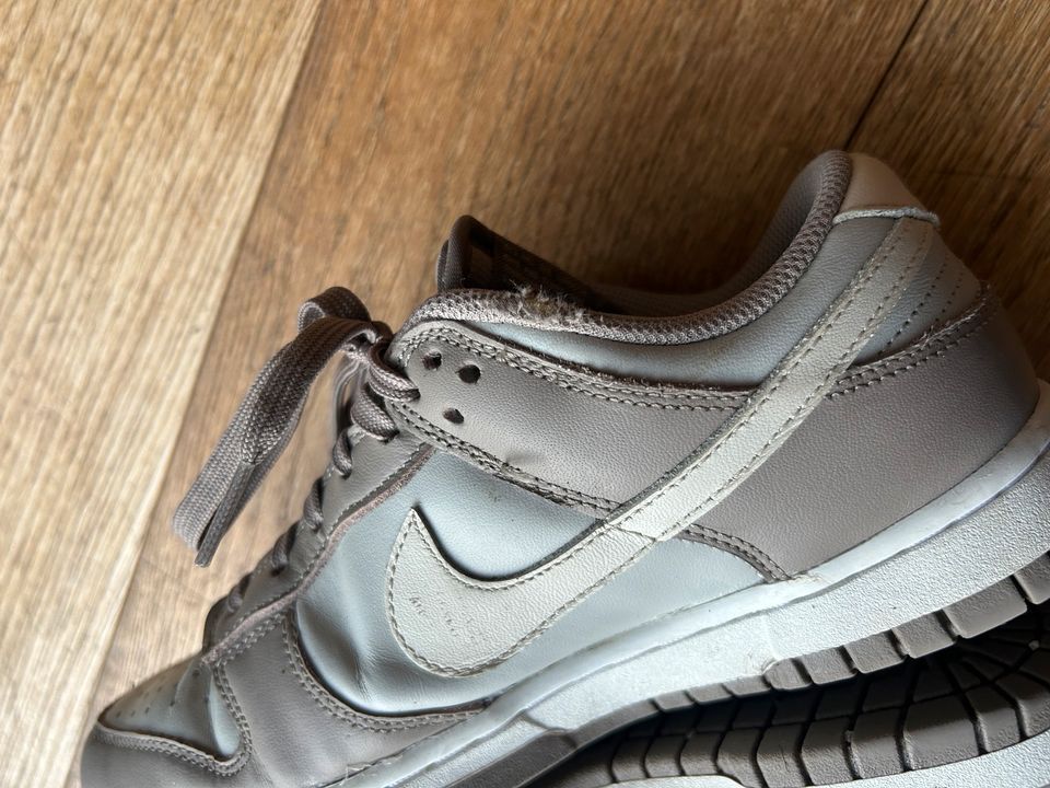 Nike dunk low 38 beige grau in Bornheim