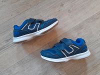 Turnschuhe/Sportschuhe mit Klett in der Größe 30 Sachsen - Jößnitz Vorschau