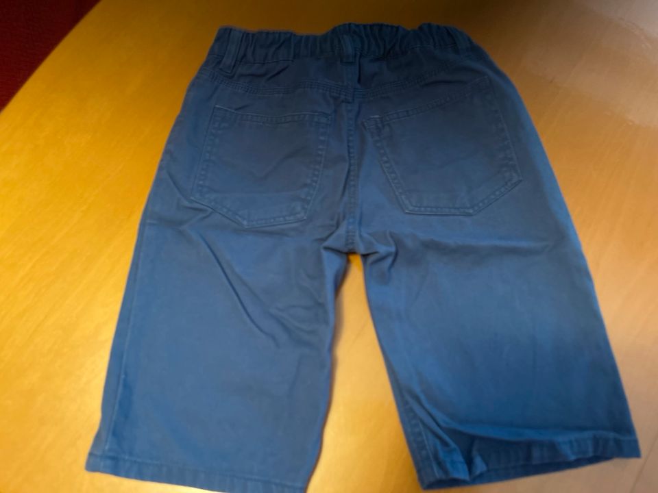 3 kurze Hosen / Shorts, 128 (Set 7) in Delmenhorst