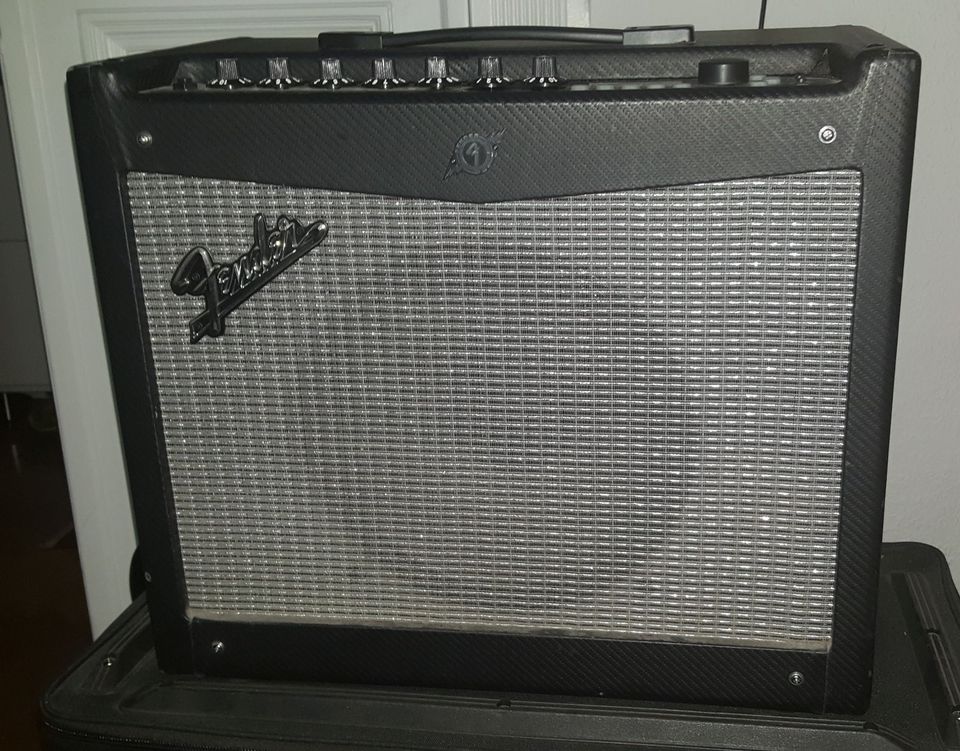 FENDER Mustang 3/III, sehr gut erhalten, mit Hülle in Berlin