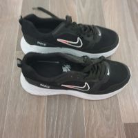 Nike Schuhe anzubieten 38 Bothfeld-Vahrenheide - Sahlkamp Vorschau