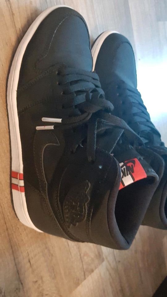 Nike Air Jordan 1 PSG Black US 9 EU 42.5 UK 8 in Berlin