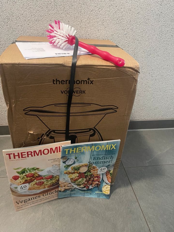 Thermomix TM6 (DIAMANTSCHWARZ, GLÄNZEND +Spülbürste in Karlsruhe