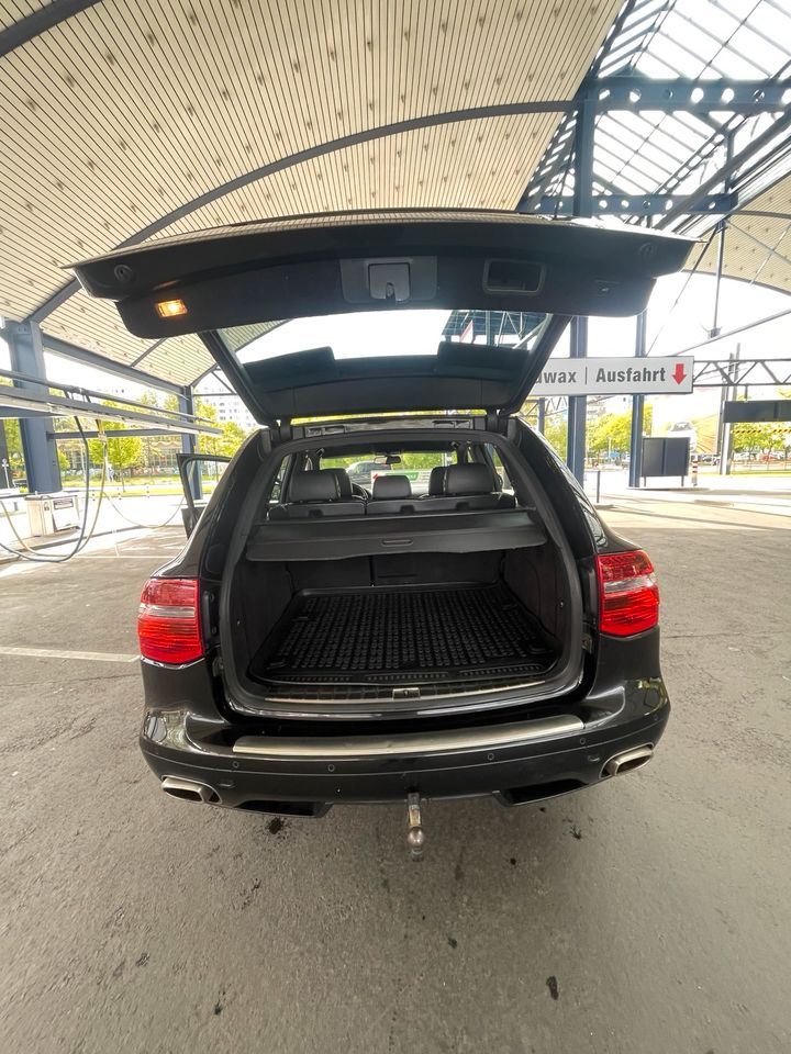 Porsche Cayenne 3.0 Diesel Bj.2010,240 PS Innenraum sehr gut . in Berlin