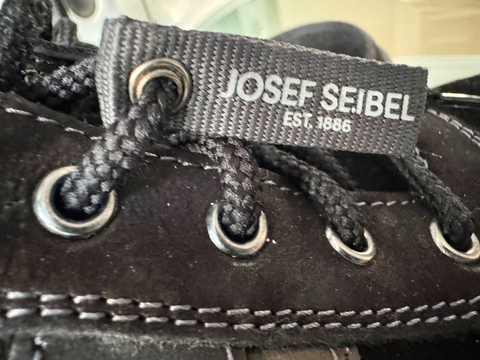 Sneaker von Josef Seibel in Hamburg