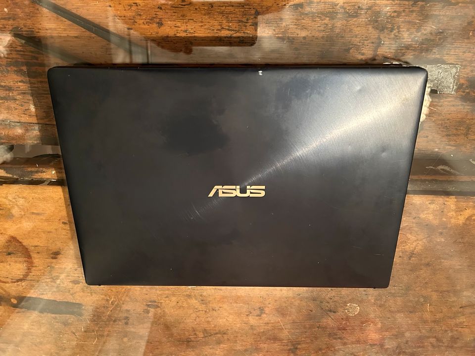 ASUS ZenBook Pro 14" 17 16 GB RAM GraKa - UX480FD BE055T in Moers