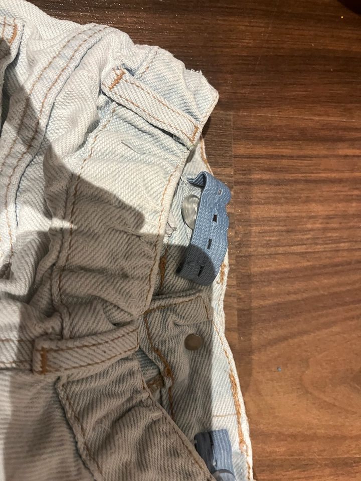 ZARA kids Mädchen Jeans Shorts used 116 WIE NEU in Hemmingen