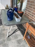 Gartentisch zu verkaufen ohne Deko und ohne Stuhl Niedersachsen - Harsefeld Vorschau