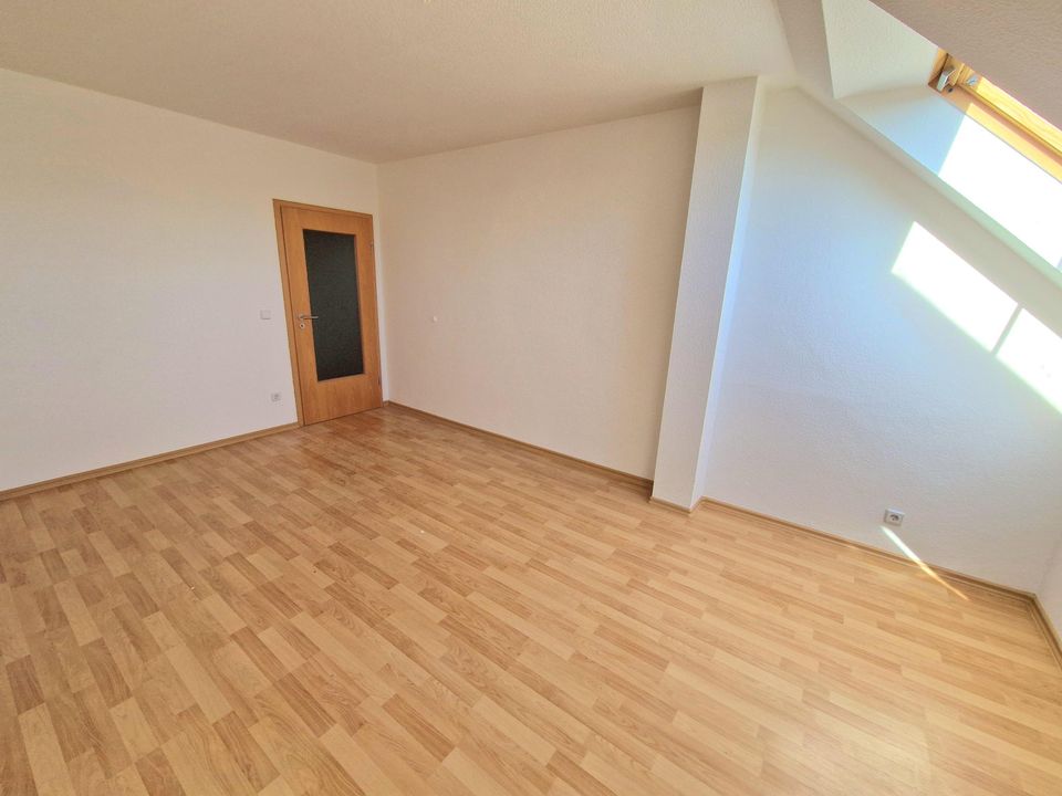 Gemütliche 2-Raum-Dachgeschosswohnung -nahe Sachsenallee- in Chemnitz