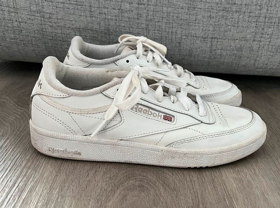 Reebok sneaker in 37 in Toppenstedt