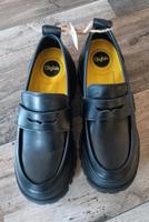 Buffalo Plateausneaker schwarz 41,5 wie neu Buffalos Sneaker Hessen - Allendorf Vorschau