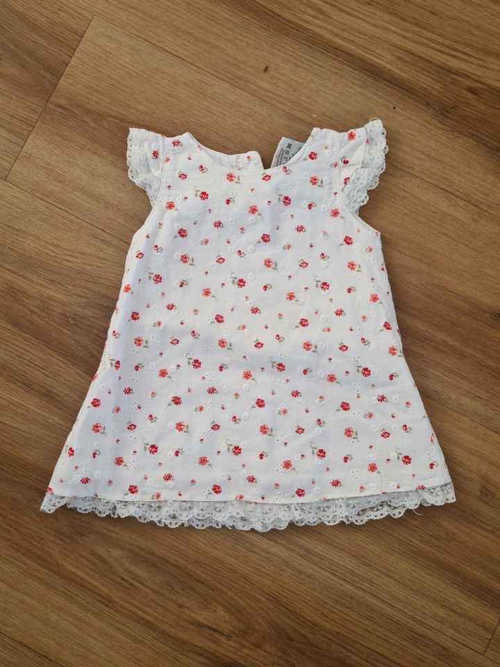 Kleid Baby Größe 74 in Berching