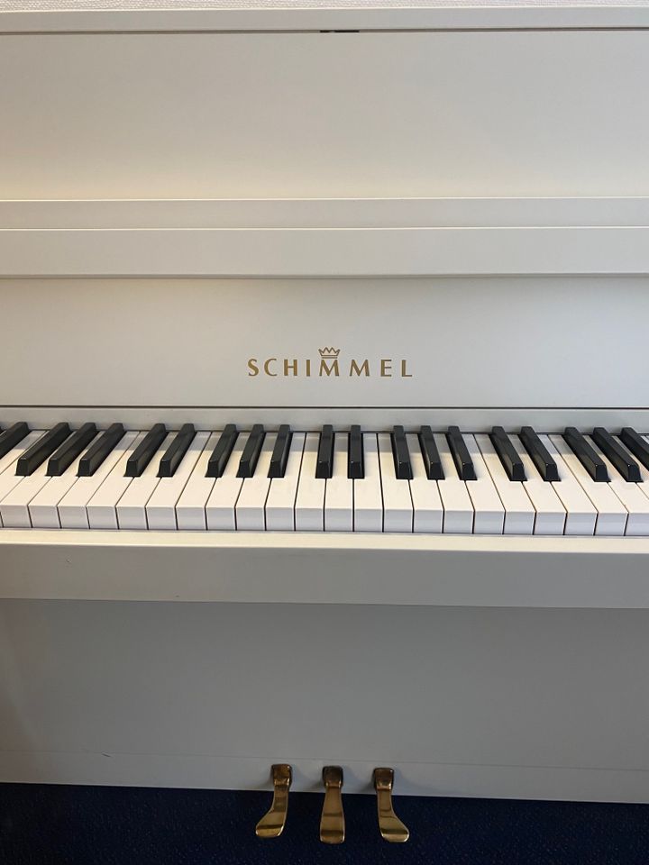 SCHIMMEL Klavier 104 weiss matt - gebraucht in Detmold