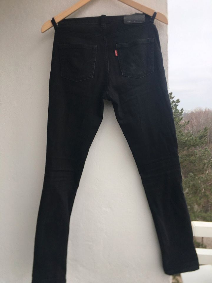 LEVI'S 519 / BLACK / Gr:12A / SEHR GUT ERHALTEN in München