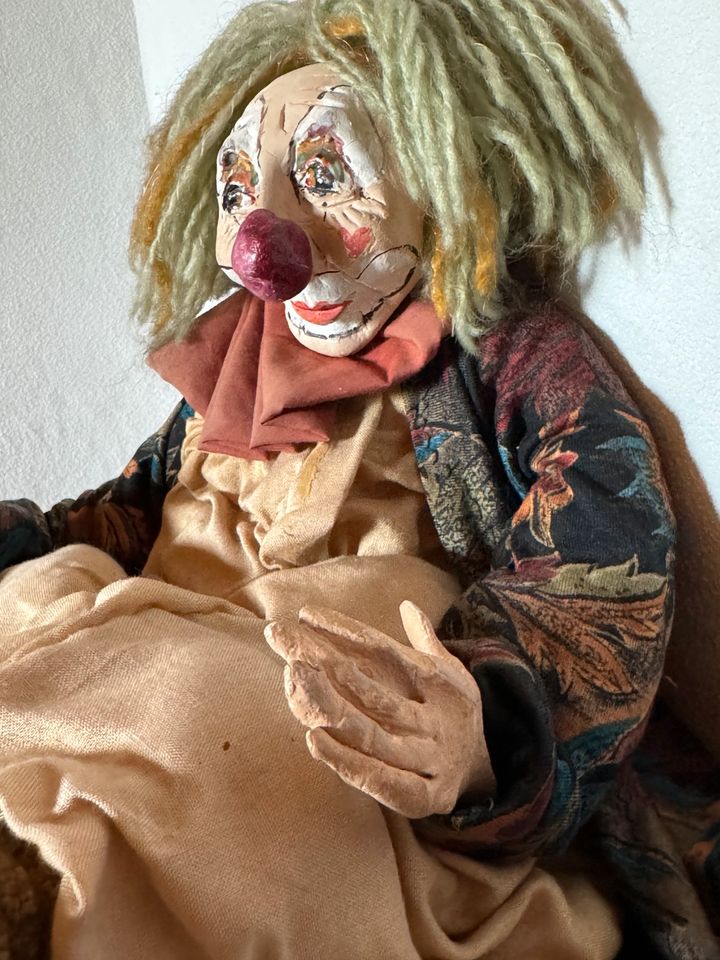 alte Clown Puppe Kunsthandwerk aus Bremen Gips Figur in Bremen