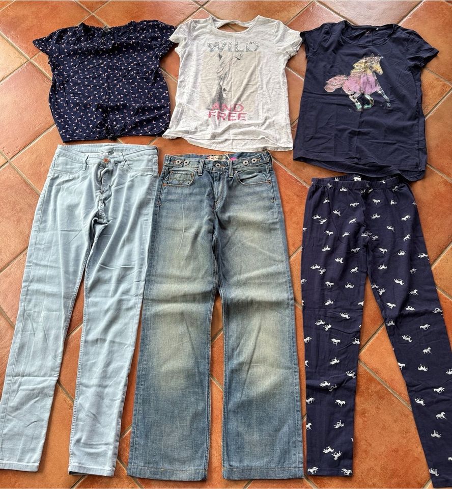 Bekleidungspaket 158/164 Mädchen T-Shirt  /Jeans in Süderbrarup