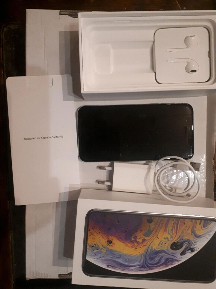 Apple, IPhone xs, Silver, 64GB in Rettershain