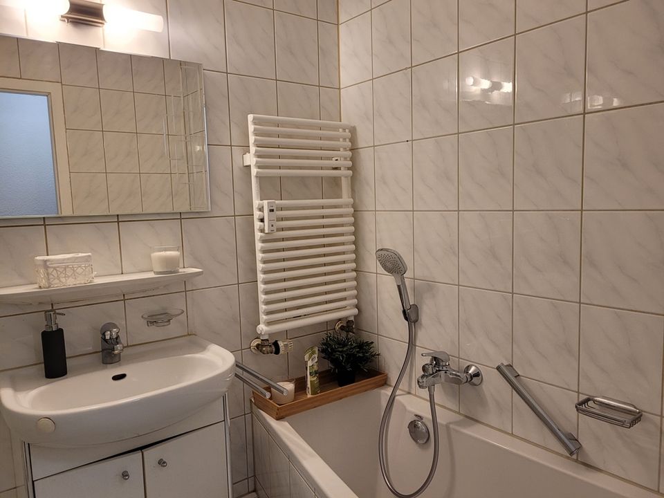 ***PROVISIONSFREI*** Renovierte, helle 3 1/2 Zimmer-Wohnung mit Aufzug und schöner Aussicht! in Waiblingen