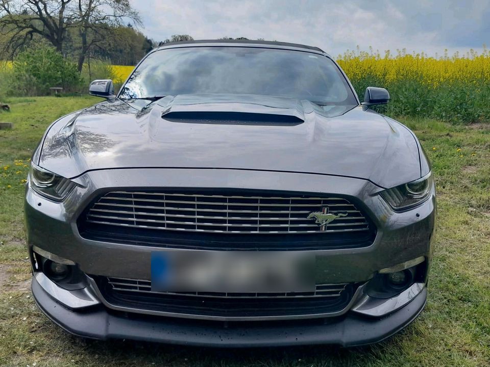 Mustang Cabrio EcoBoost grau Premium Paket 2,3 l in Berga/Elster