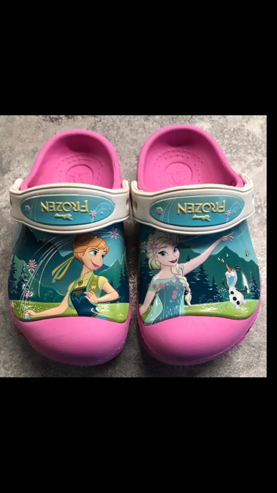 Crocs Sondermodell Disney Frozen Fever Clog mit Fersenriemen in Lüdenscheid