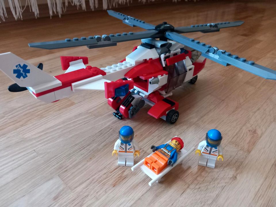 Lego City 7903 großer Rettungshubschrauber in Treuchtlingen