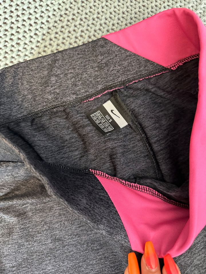 Nike Sport Leggings in Größe S neuwertig in Ense