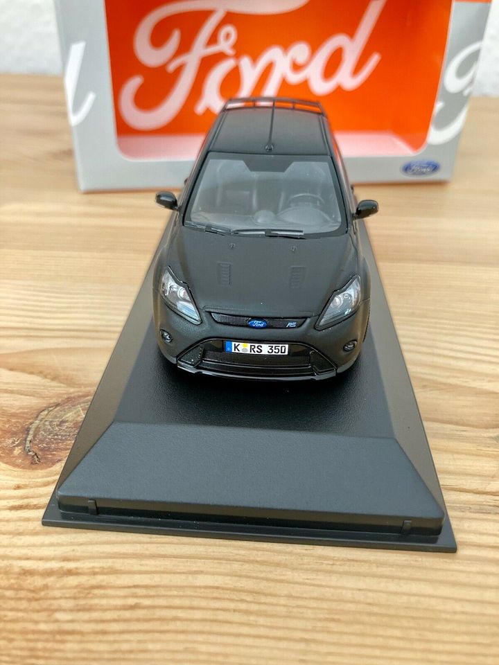 1:43 Ford Focus RS 500 mattschwarz Werbemodell Minichamps NEU in Neuler